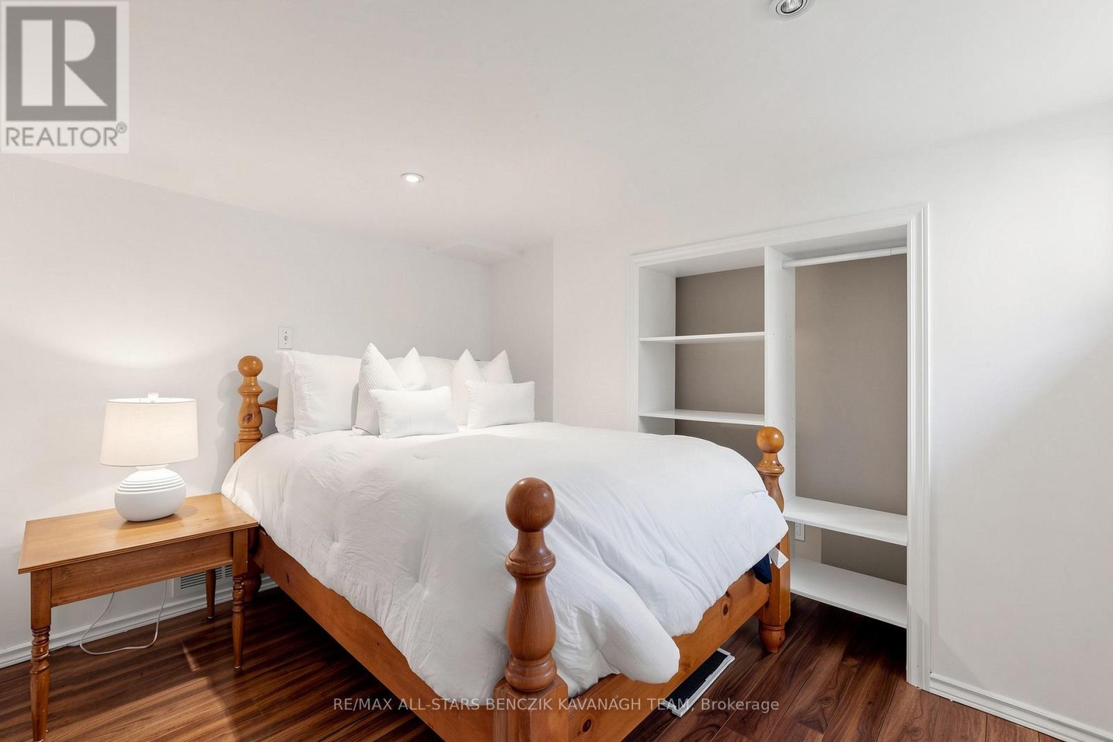522 SHEPPARD AVENUE - 20