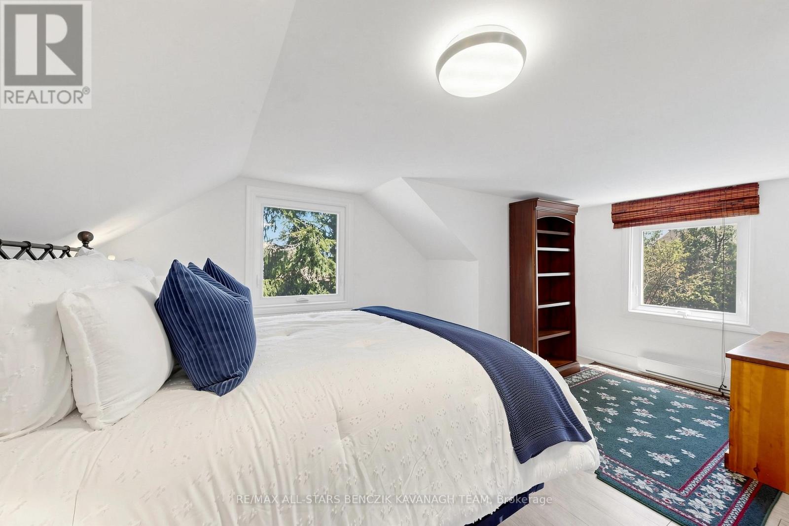 522 SHEPPARD AVENUE - 16