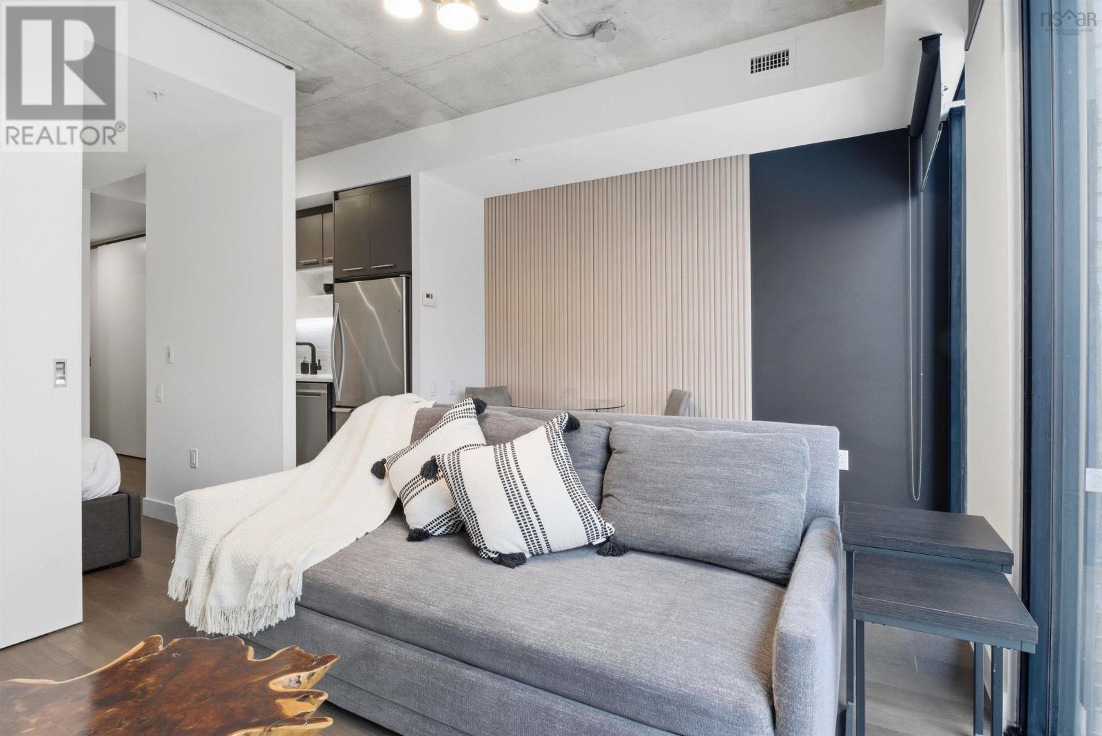 #406 1048 Wellington Street - 9