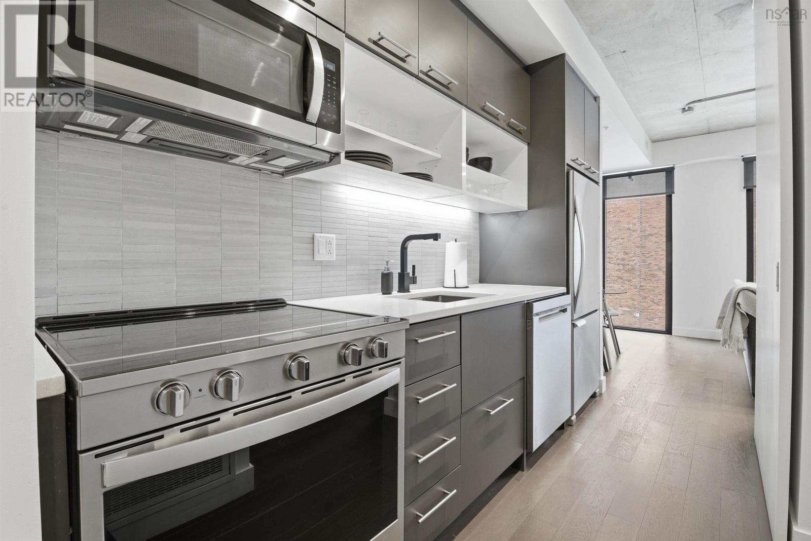 #406 1048 Wellington Street - 6