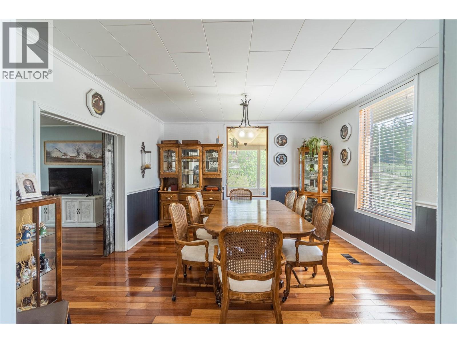 1566 Barnhartvale Road - 11