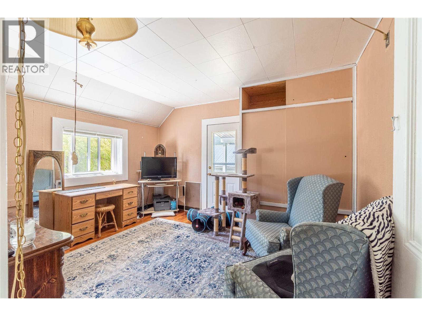 1566 Barnhartvale Road - 26