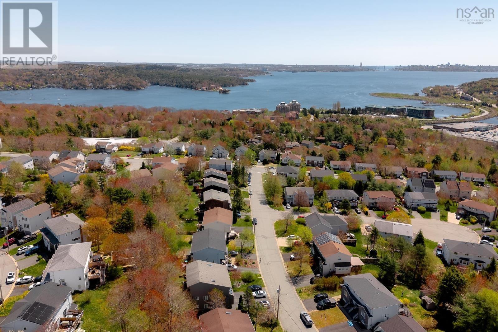 13 Roy Crescent - 34