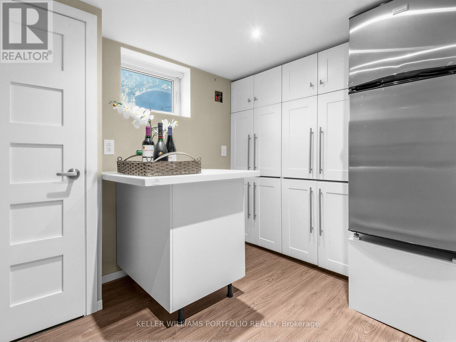 81 LYNNHAVEN ROAD N - 22