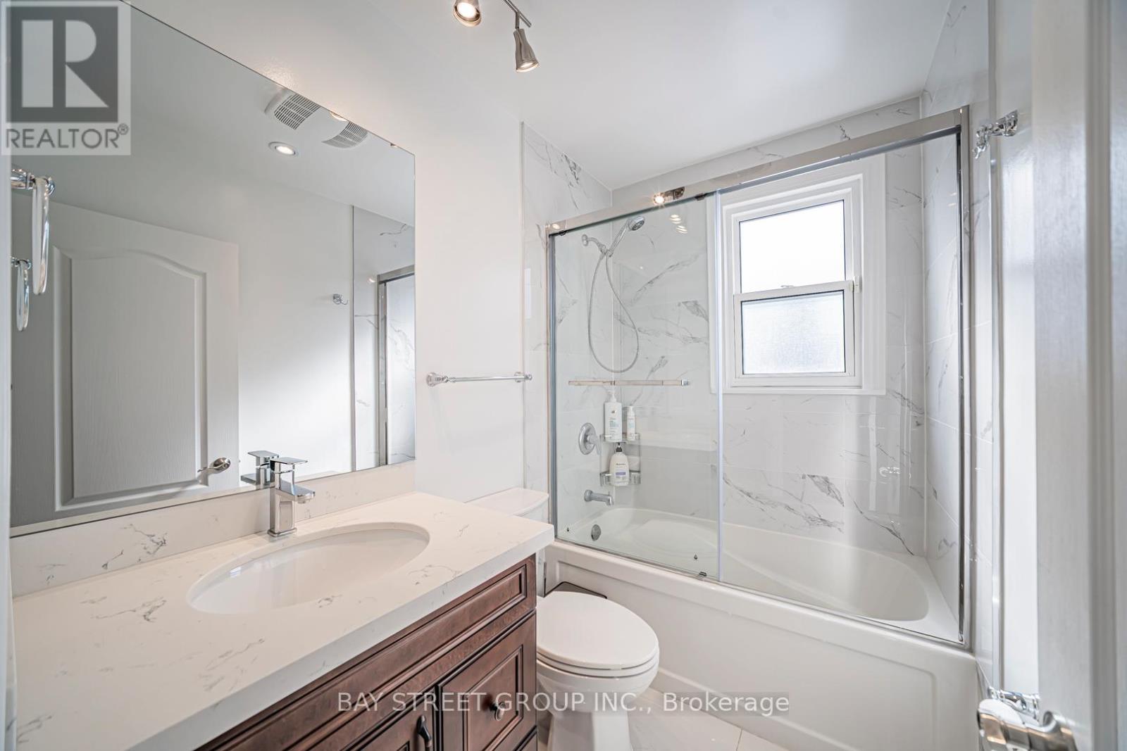 277 LAWRENCE AVENUE E - 19