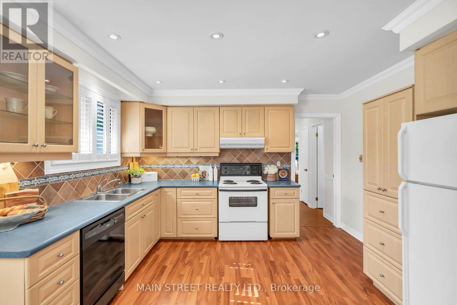 150 ANGUS DRIVE - 11