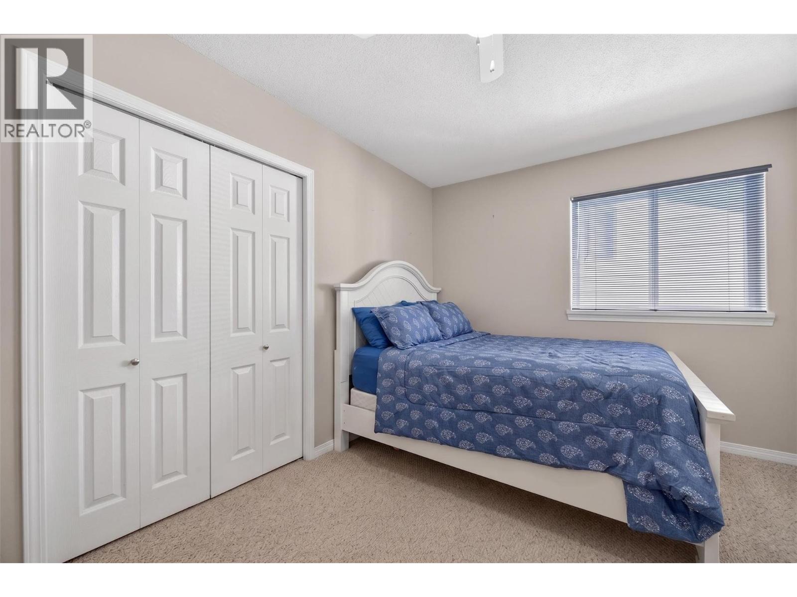 313 Hemlock Crescent N - 19