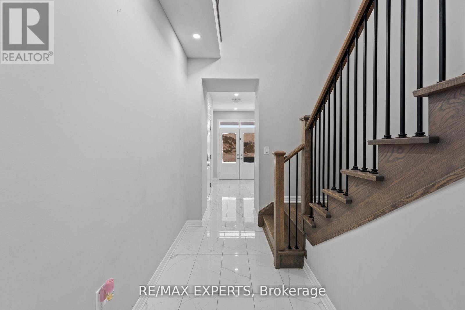 1437 KERRYDALE AVENUE - 7