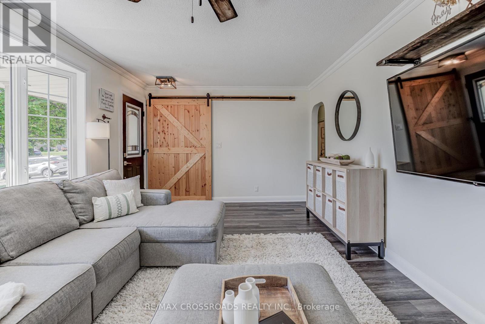 778 TENNYSON AVENUE - 11