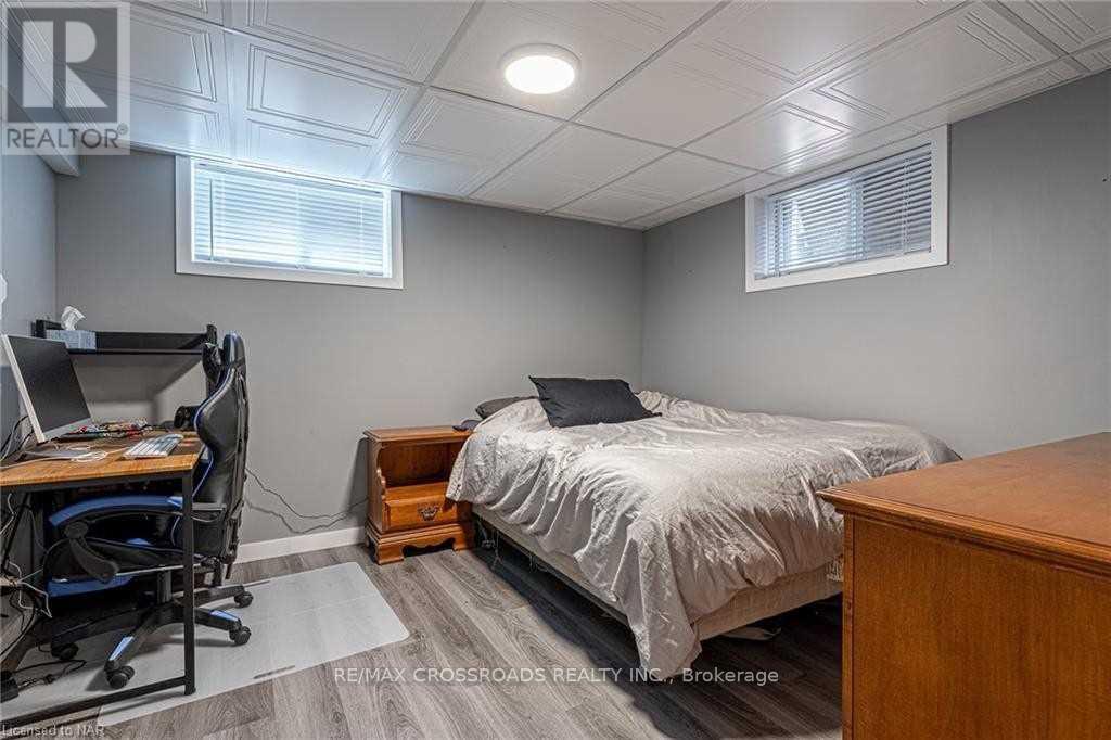 778 TENNYSON AVENUE - 32