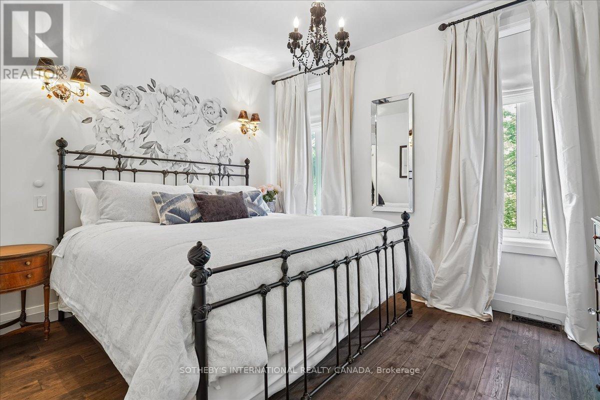 257 BOOTH AVENUE - 17