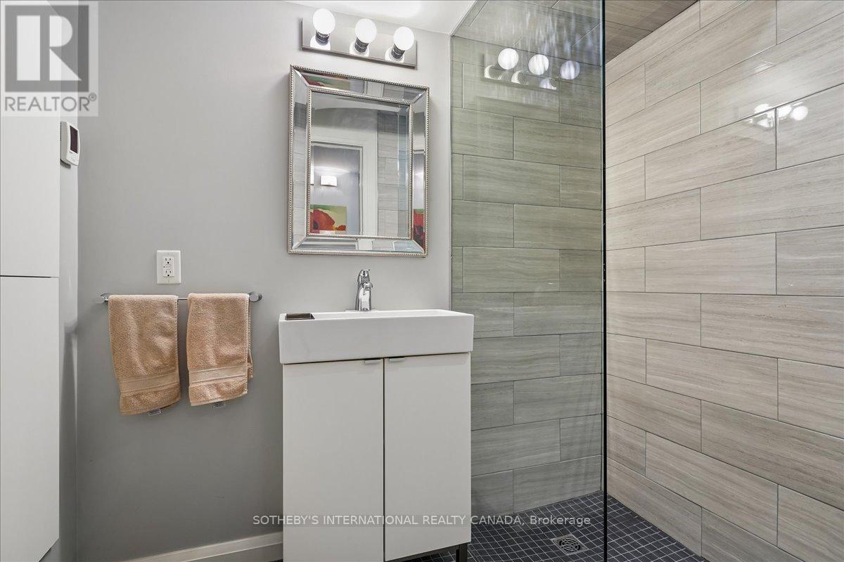 257 BOOTH AVENUE - 26