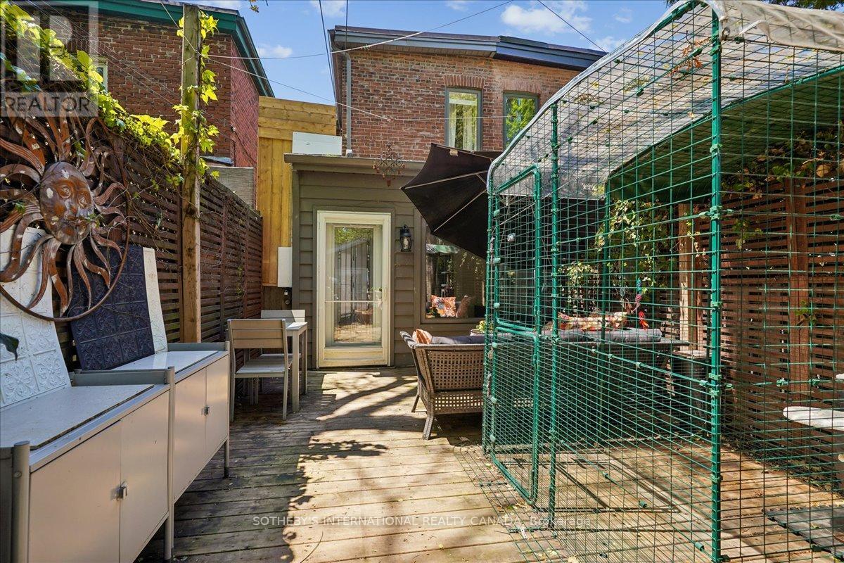 257 BOOTH AVENUE - 33