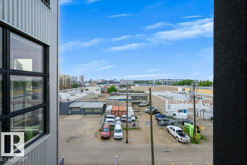 #412 10518 113 ST NW - 31