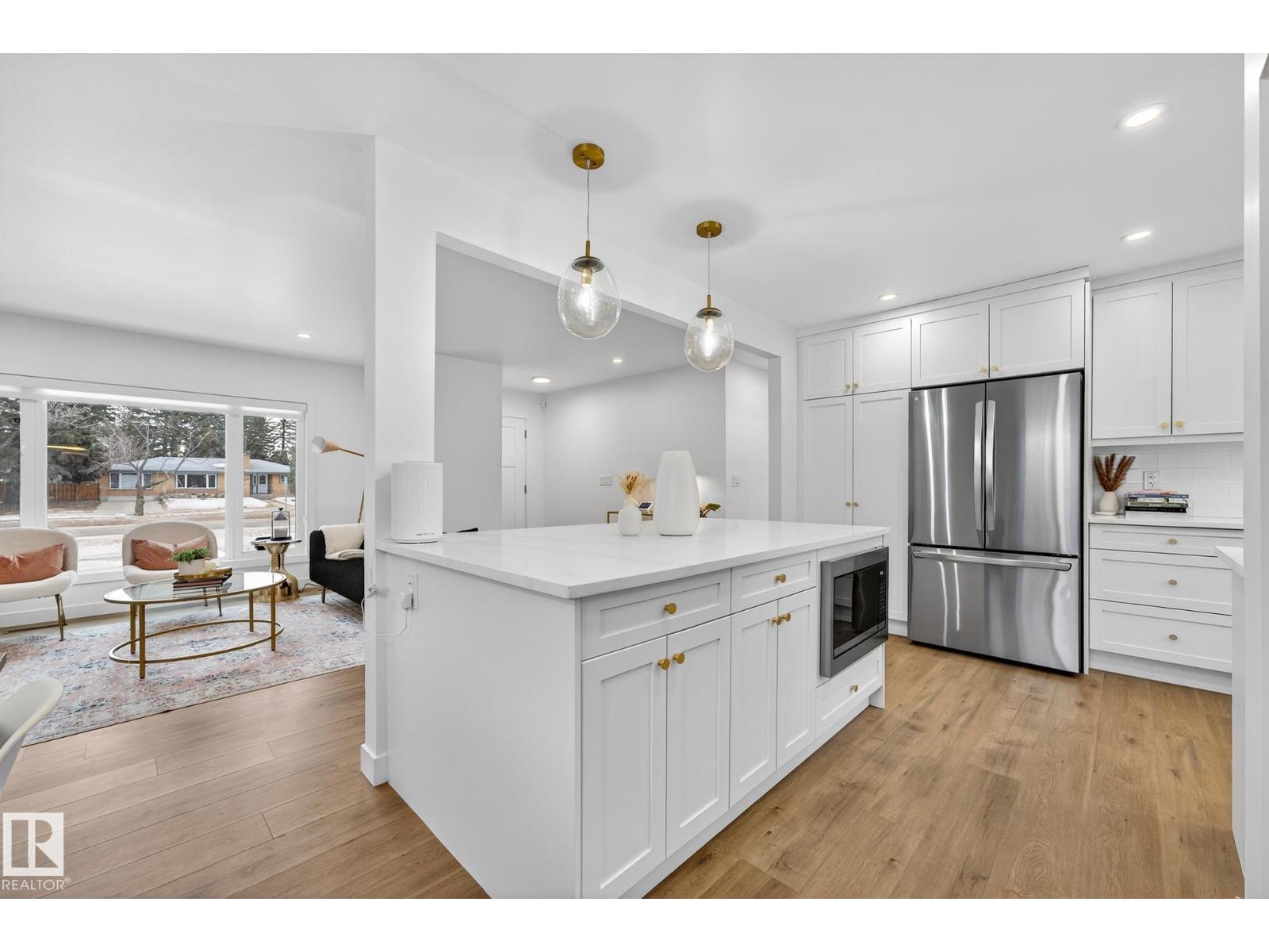 8604 142 ST NW - 10