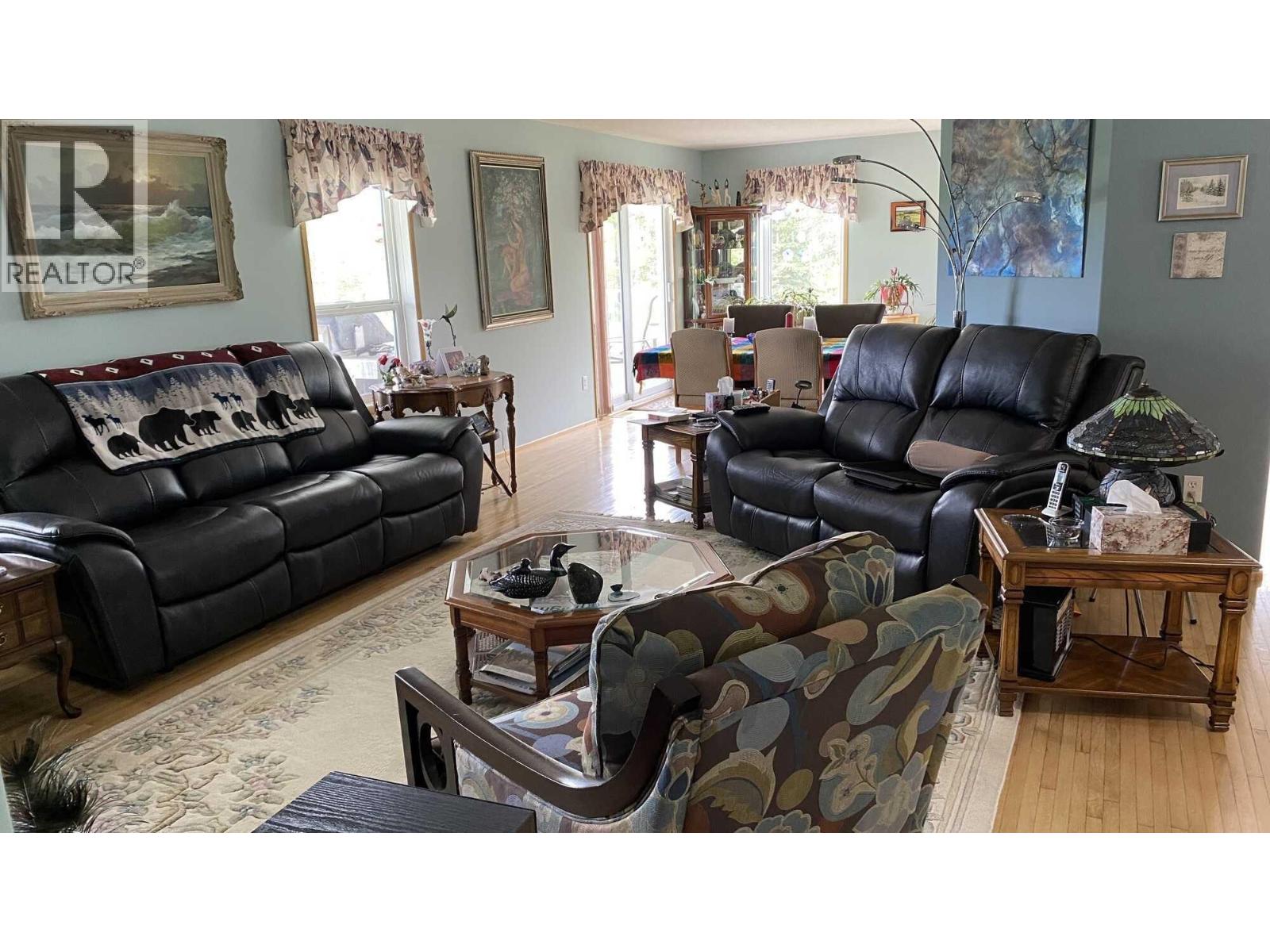 444 CAMERON ROAD - 9