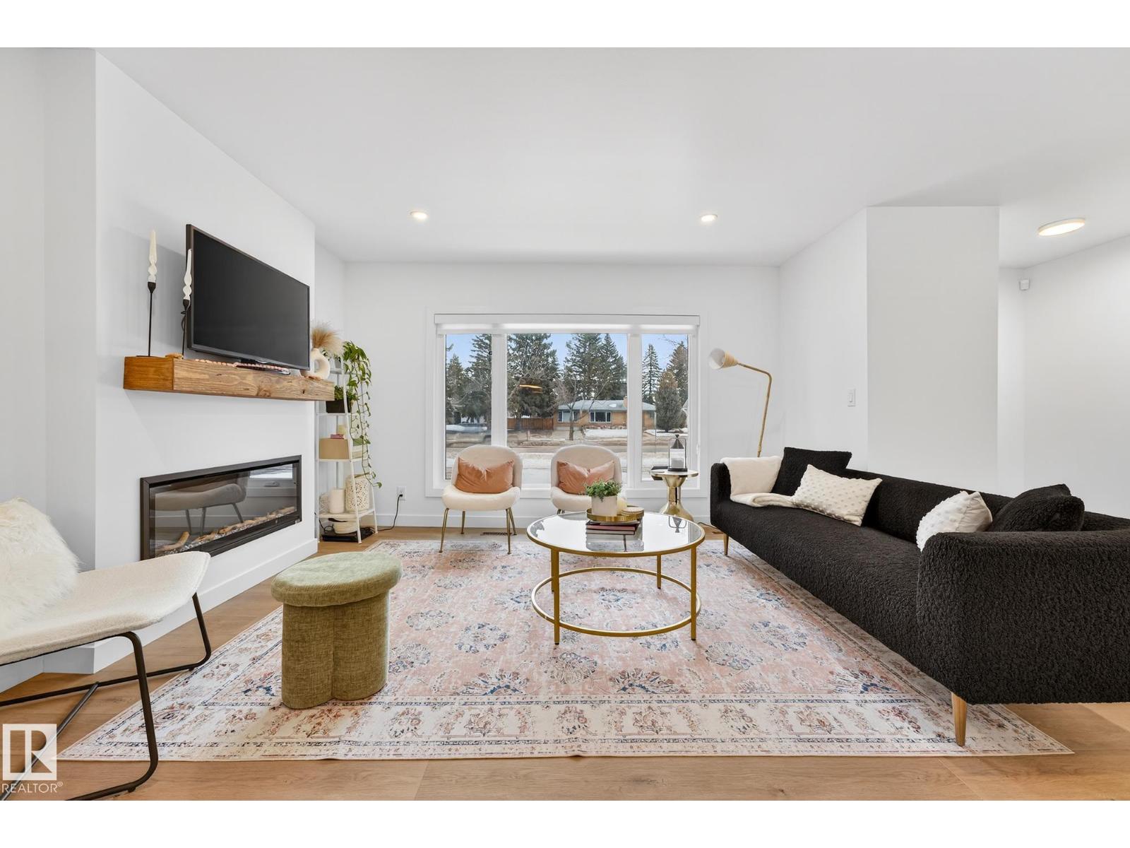 8604 142 ST NW - 7