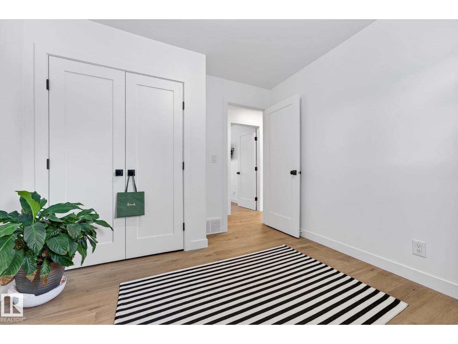 8604 142 ST NW - 28