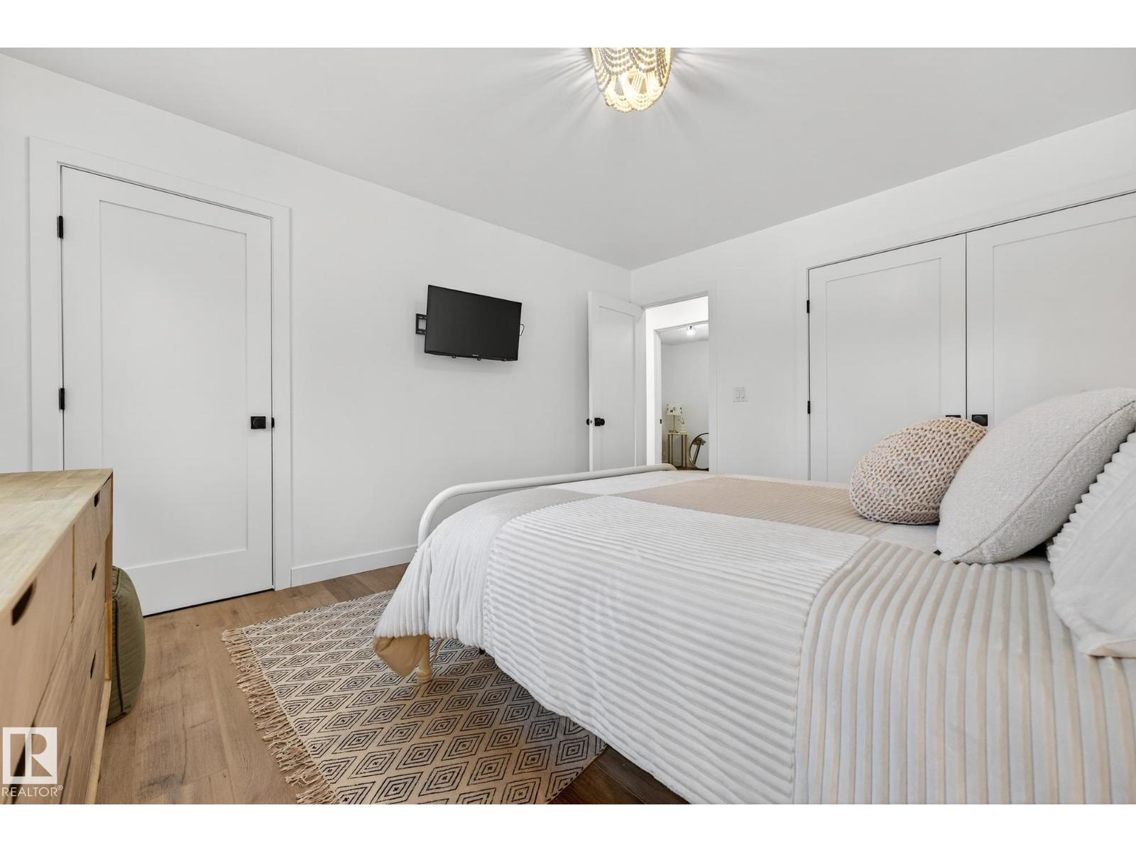 8604 142 ST NW - 23