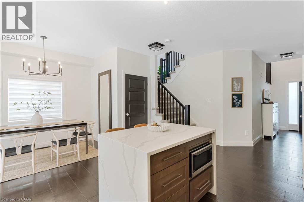 195 HARDCASTLE Drive - 14
