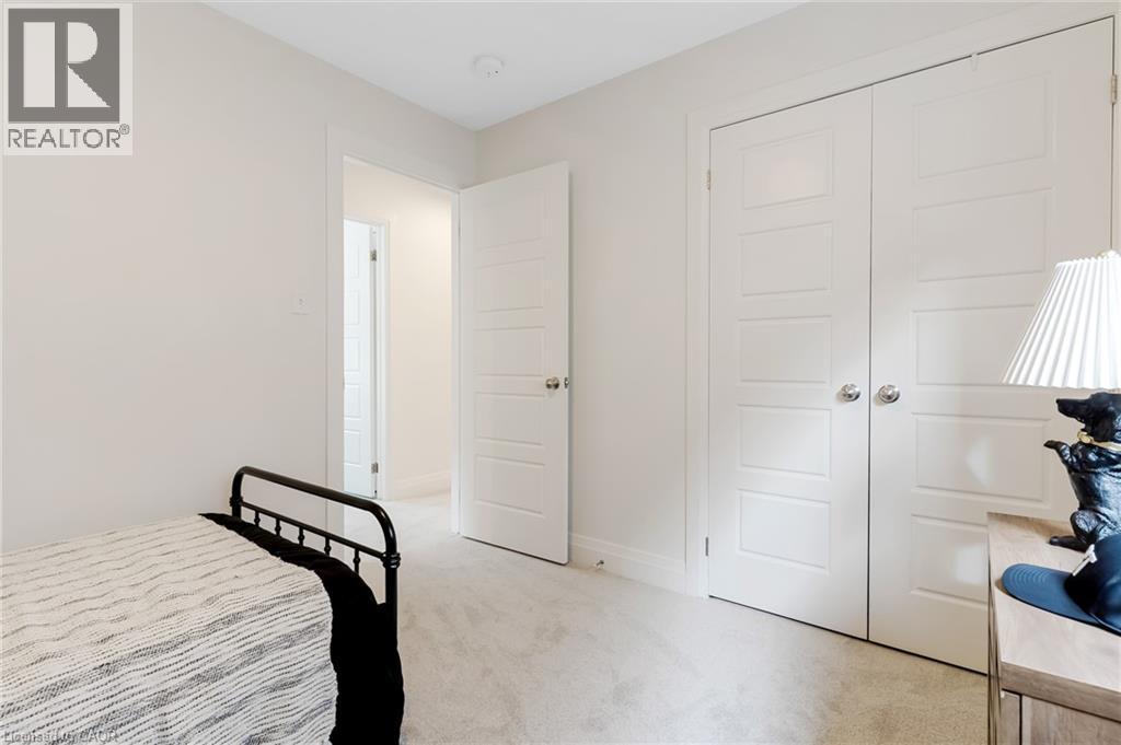195 HARDCASTLE Drive - 34