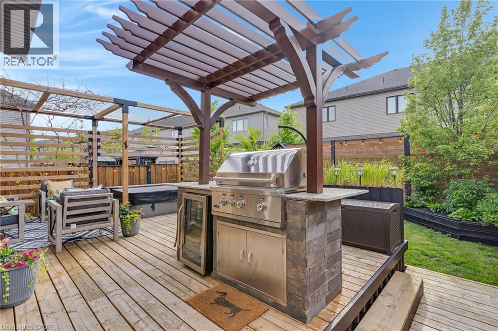 195 HARDCASTLE Drive - 42