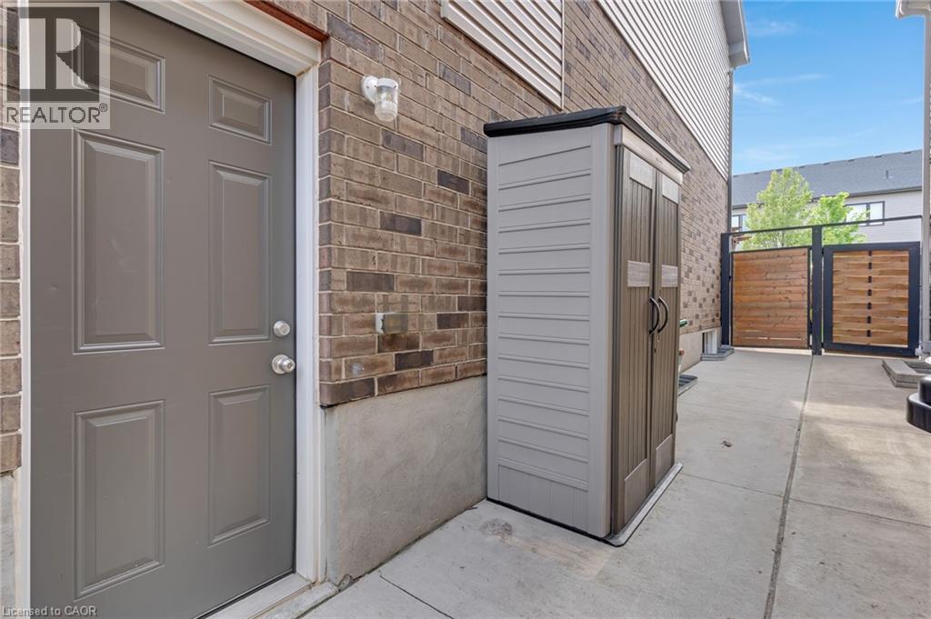 195 HARDCASTLE Drive - 47