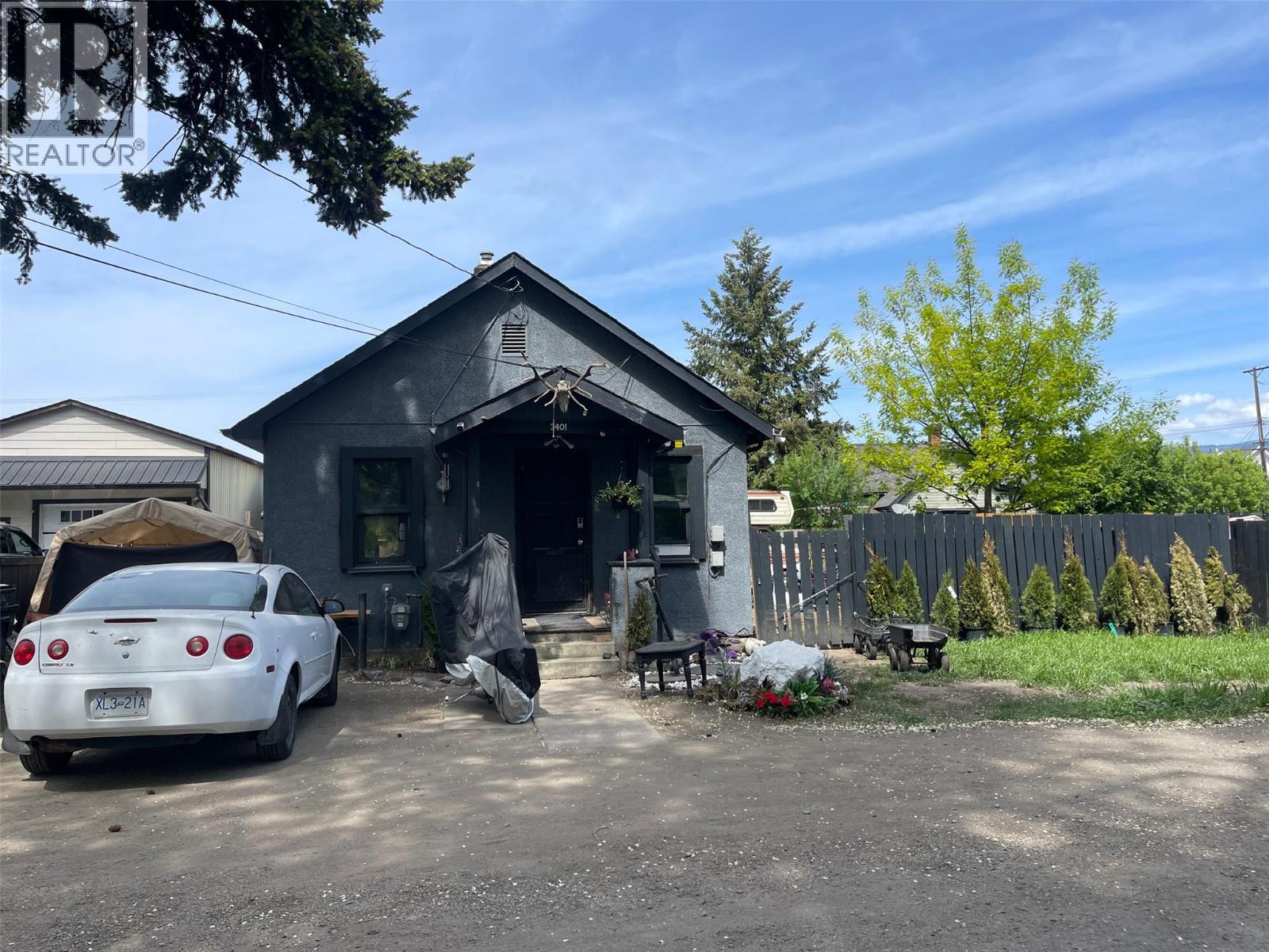 3401 26 Avenue - Image 2