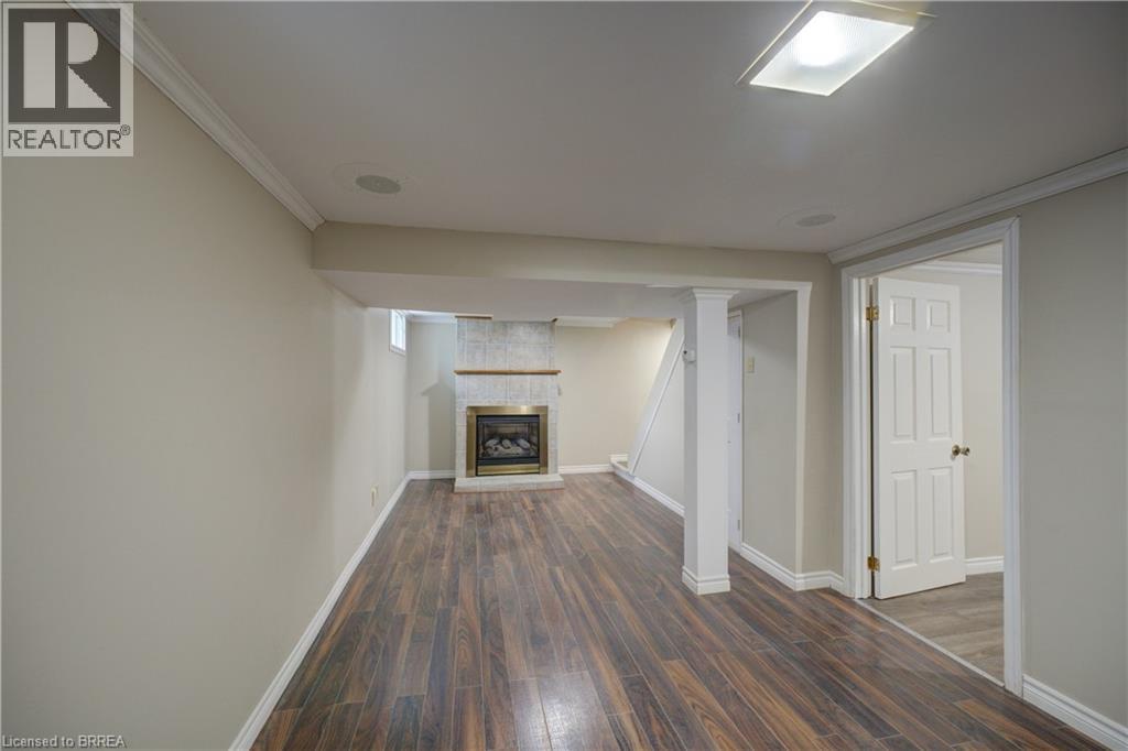 37 FRANK Street - 35