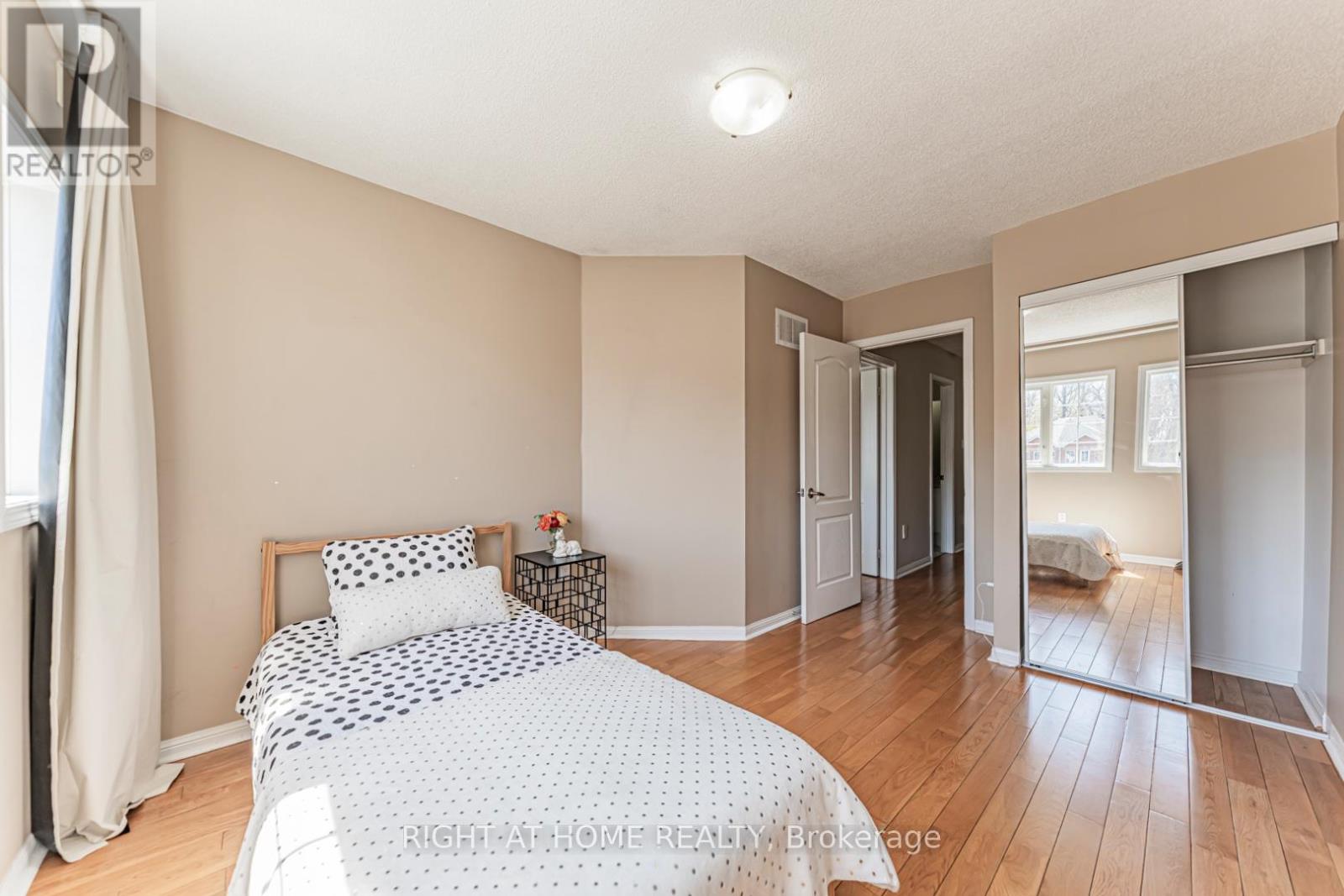 604 SUMMER PARK CRESCENT - 21