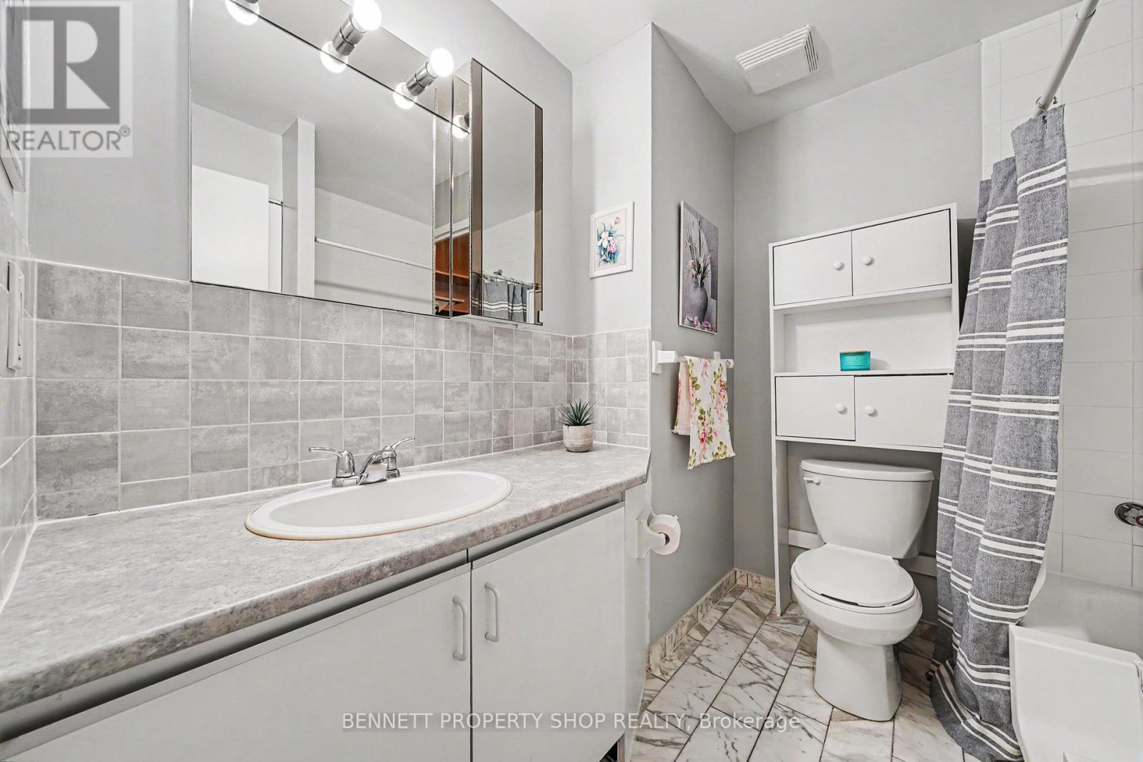 #1119 1025 GRENON AVENUE - 12