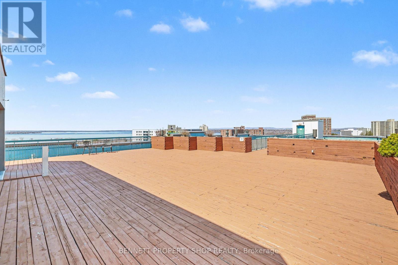 #1119 1025 GRENON AVENUE - 17