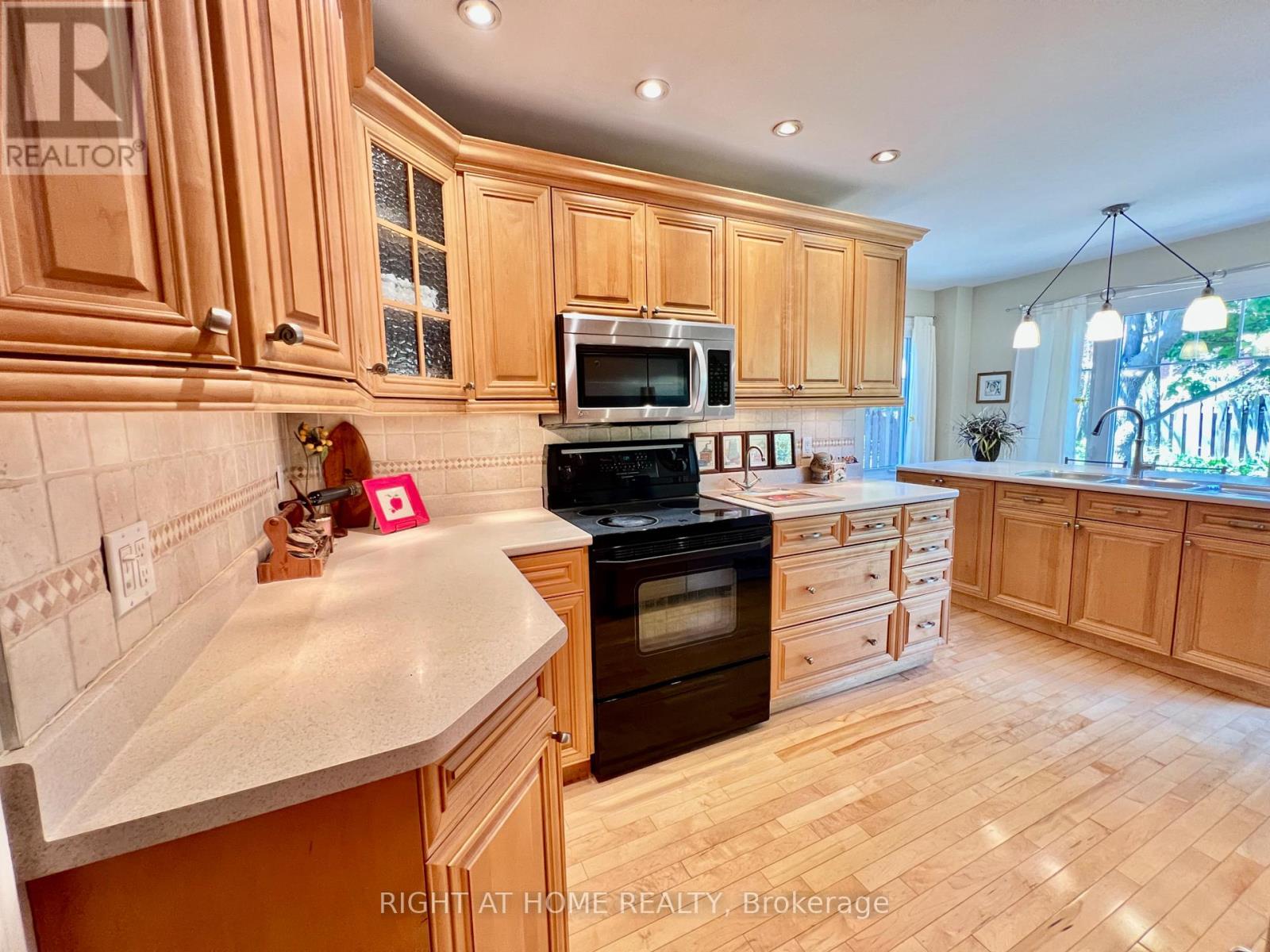 4 SILVERBIRCH PLACE - 15