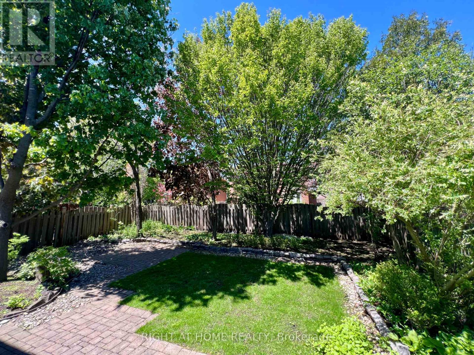 4 SILVERBIRCH PLACE - 19