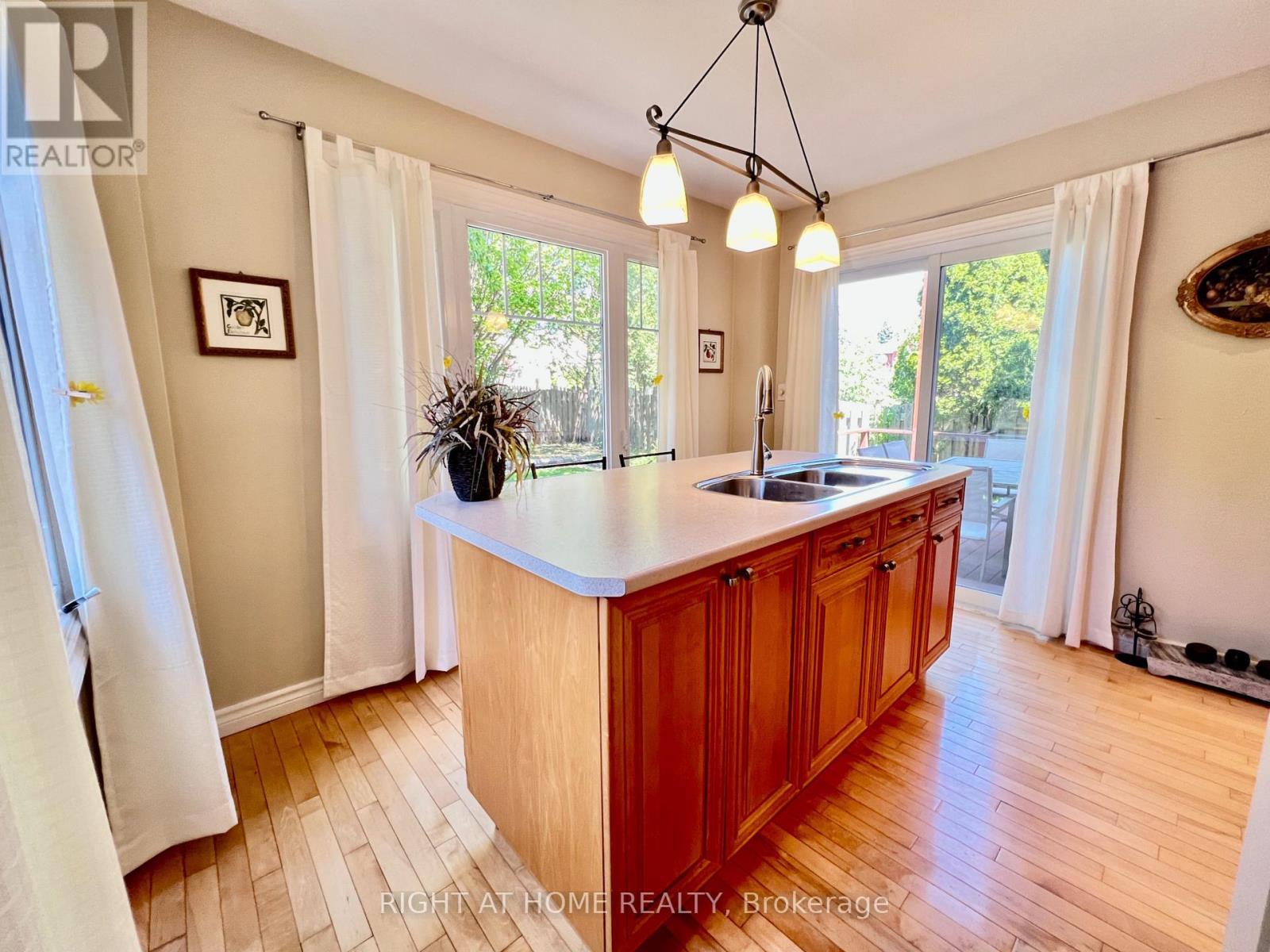 4 SILVERBIRCH PLACE - 10