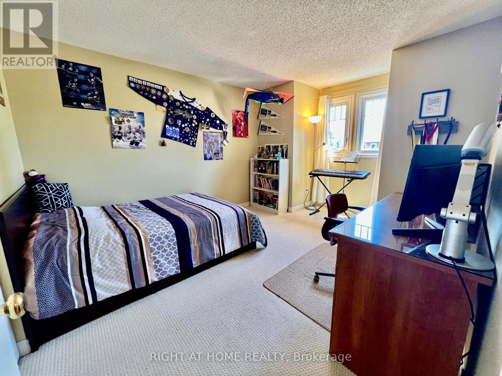 4 SILVERBIRCH PLACE - 28