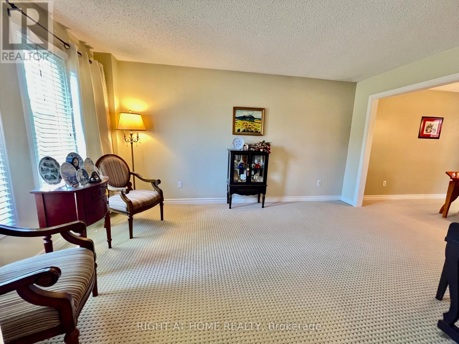 4 SILVERBIRCH PLACE - 5