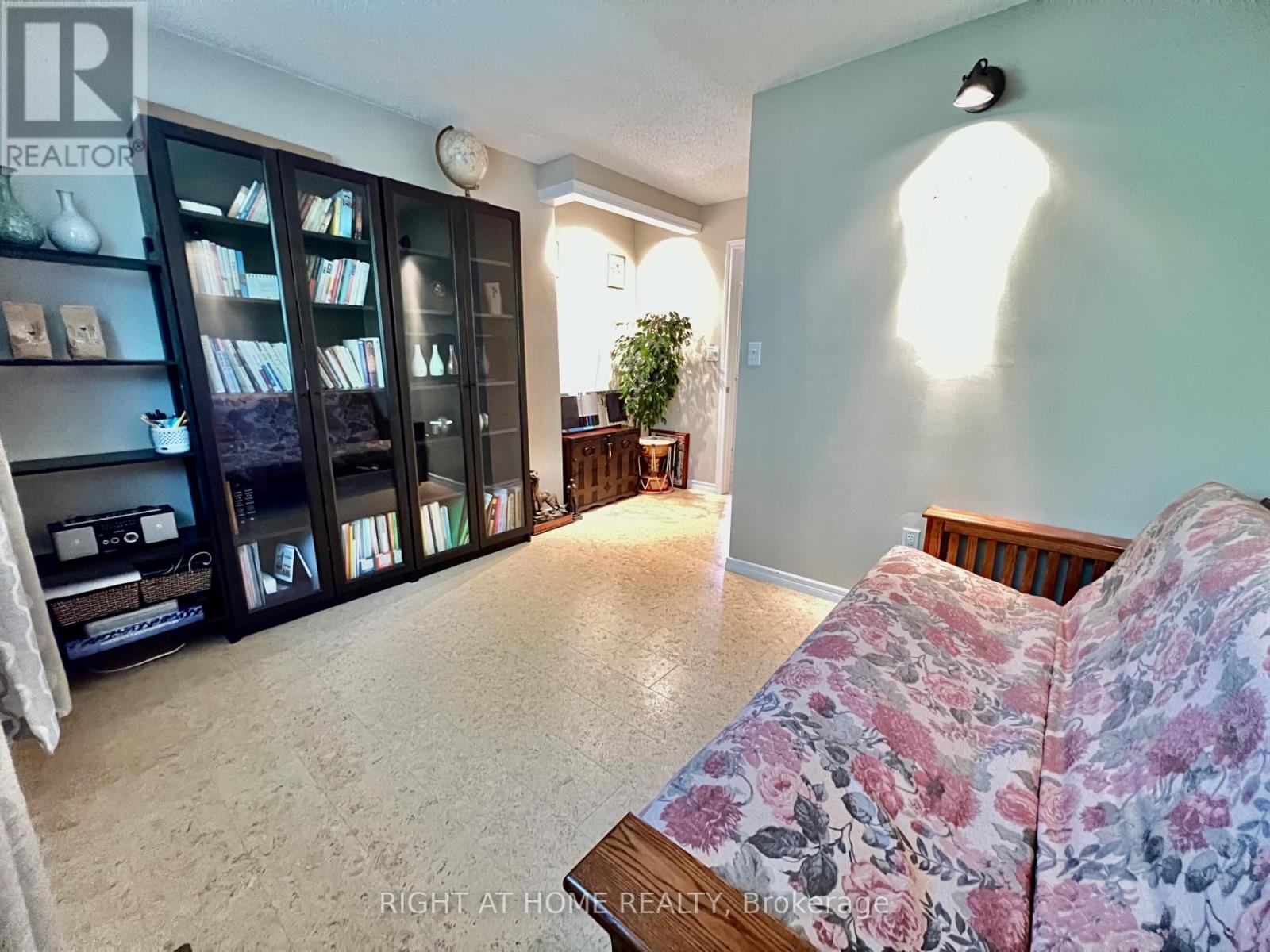 4 SILVERBIRCH PLACE - 25