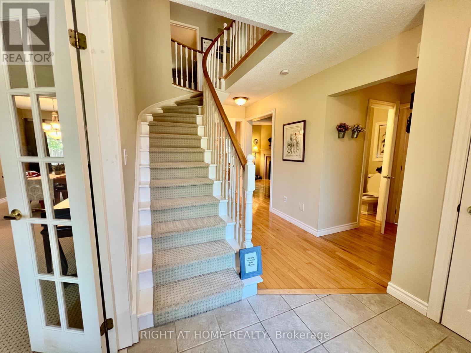 4 SILVERBIRCH PLACE - 4