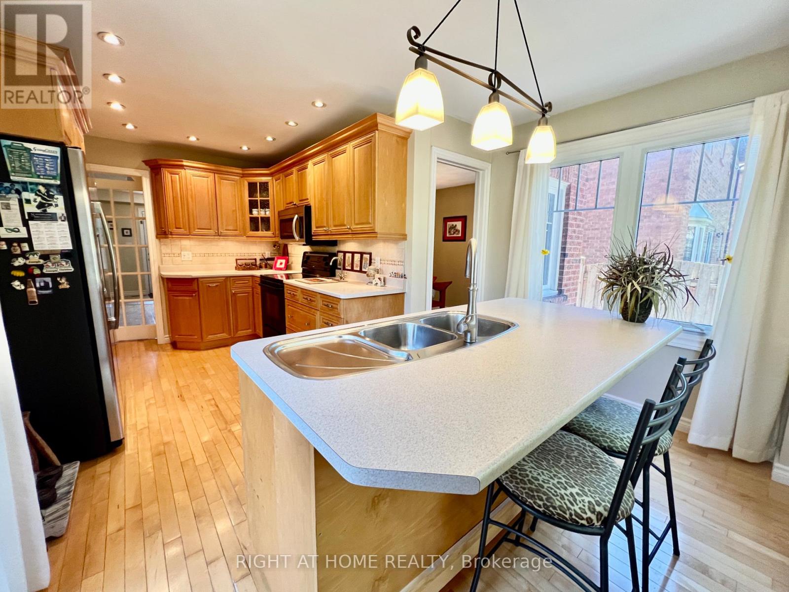 4 SILVERBIRCH PLACE - 12