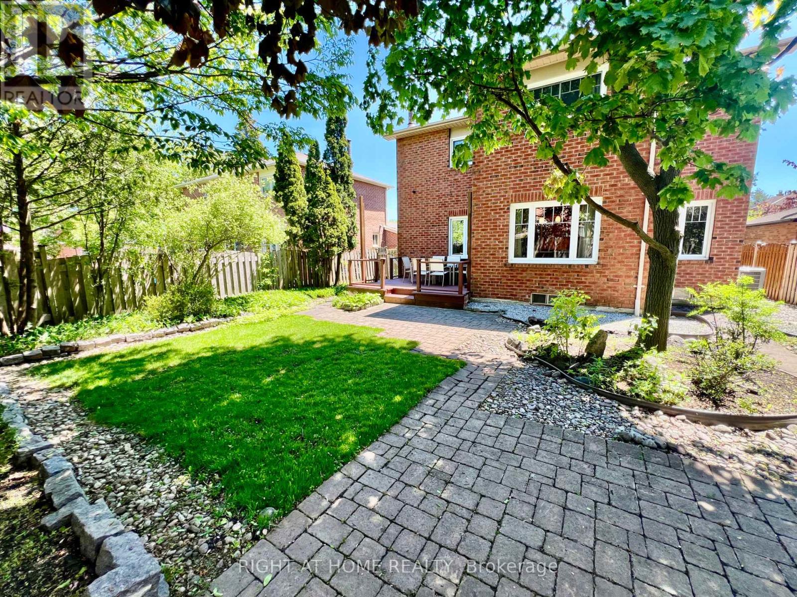 4 SILVERBIRCH PLACE - 21