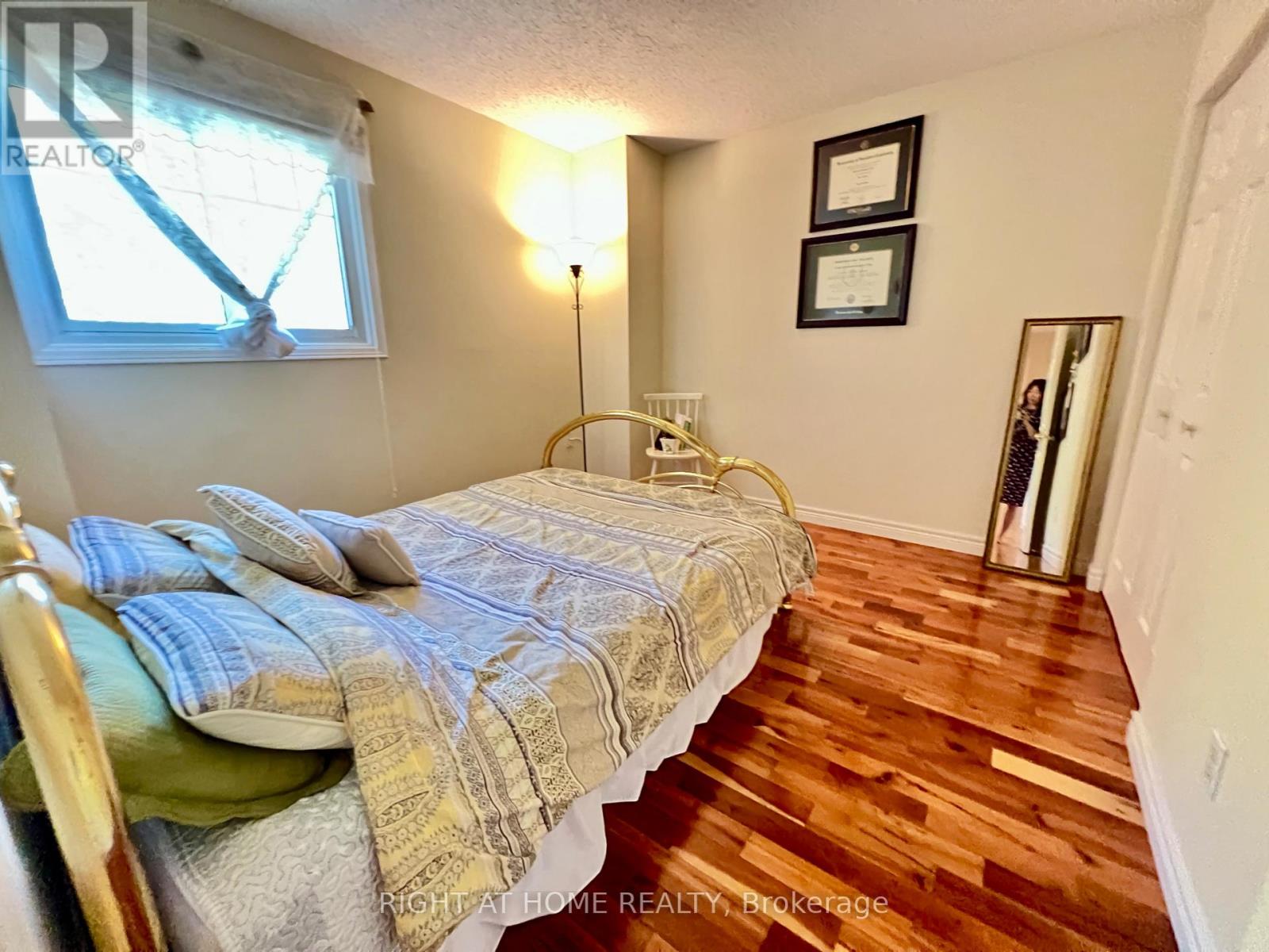 4 SILVERBIRCH PLACE - 26