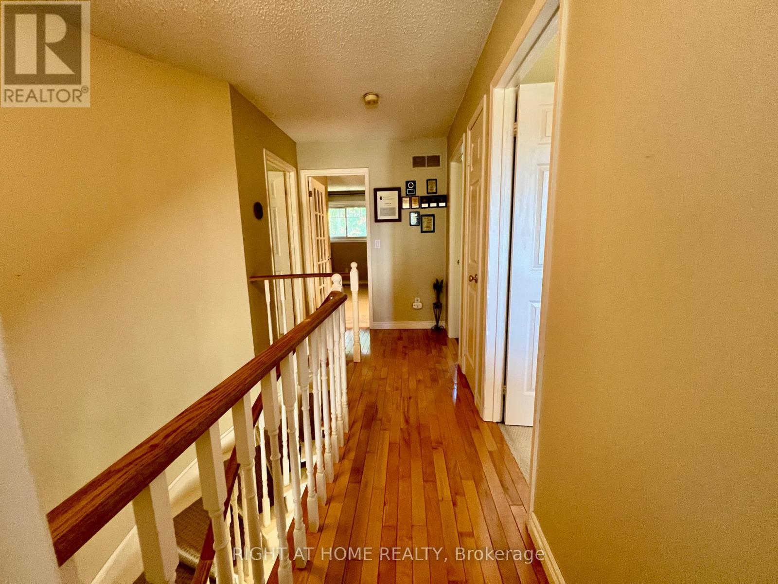 4 SILVERBIRCH PLACE - 33
