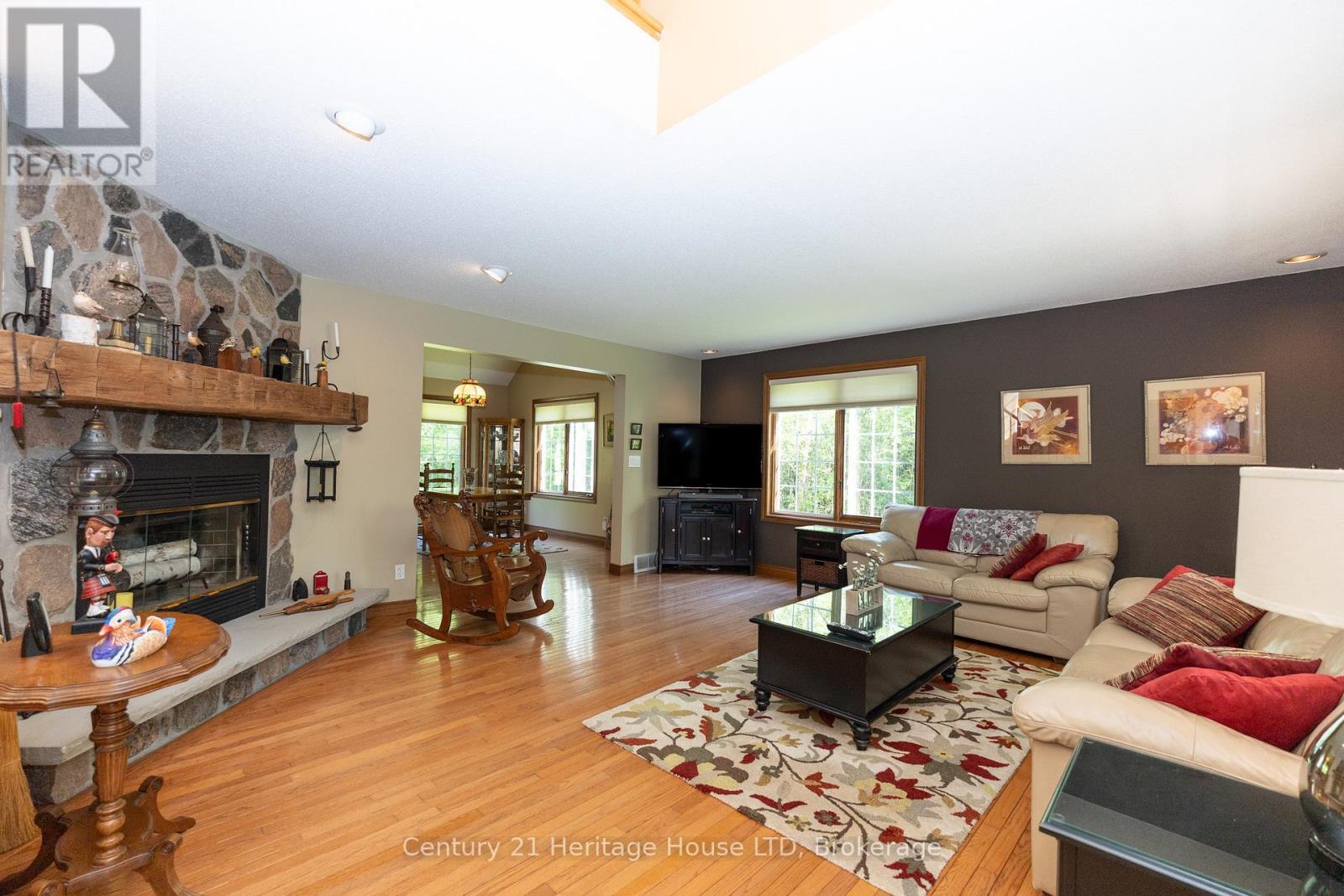 2468 SUNSET DRIVE - 11