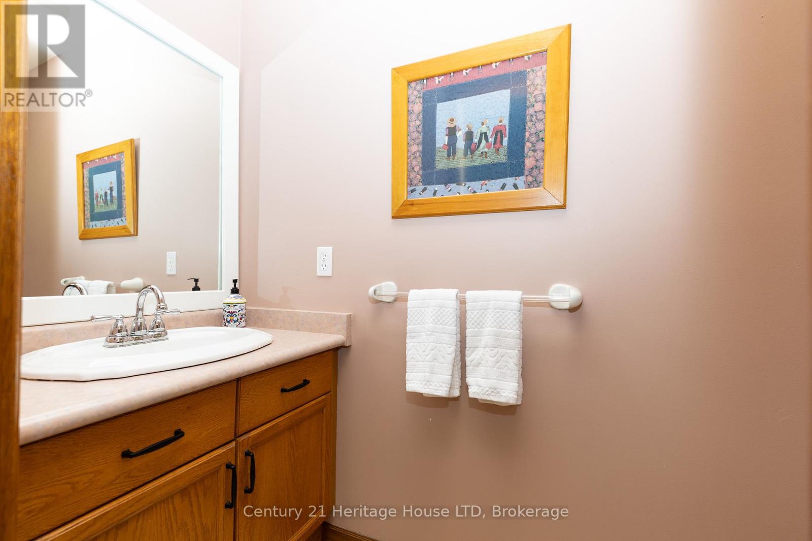2468 SUNSET DRIVE - 27