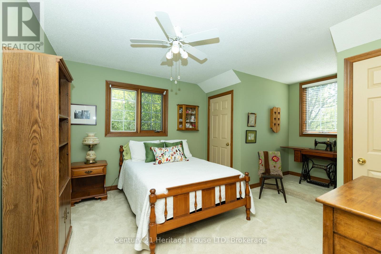 2468 SUNSET DRIVE - 30