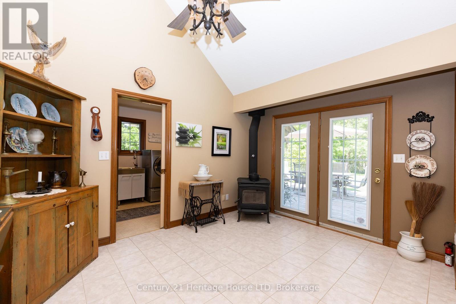 2468 SUNSET DRIVE - 16