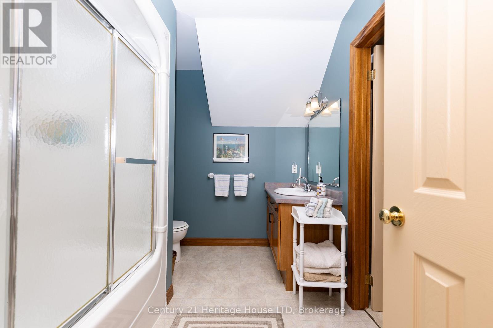 2468 SUNSET DRIVE - 32