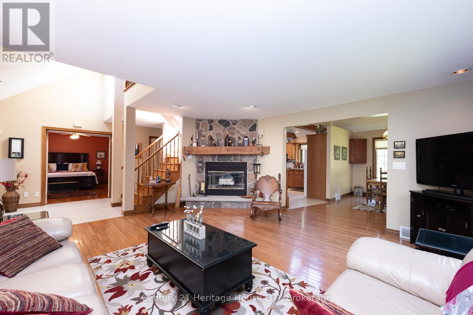 2468 SUNSET DRIVE - 12
