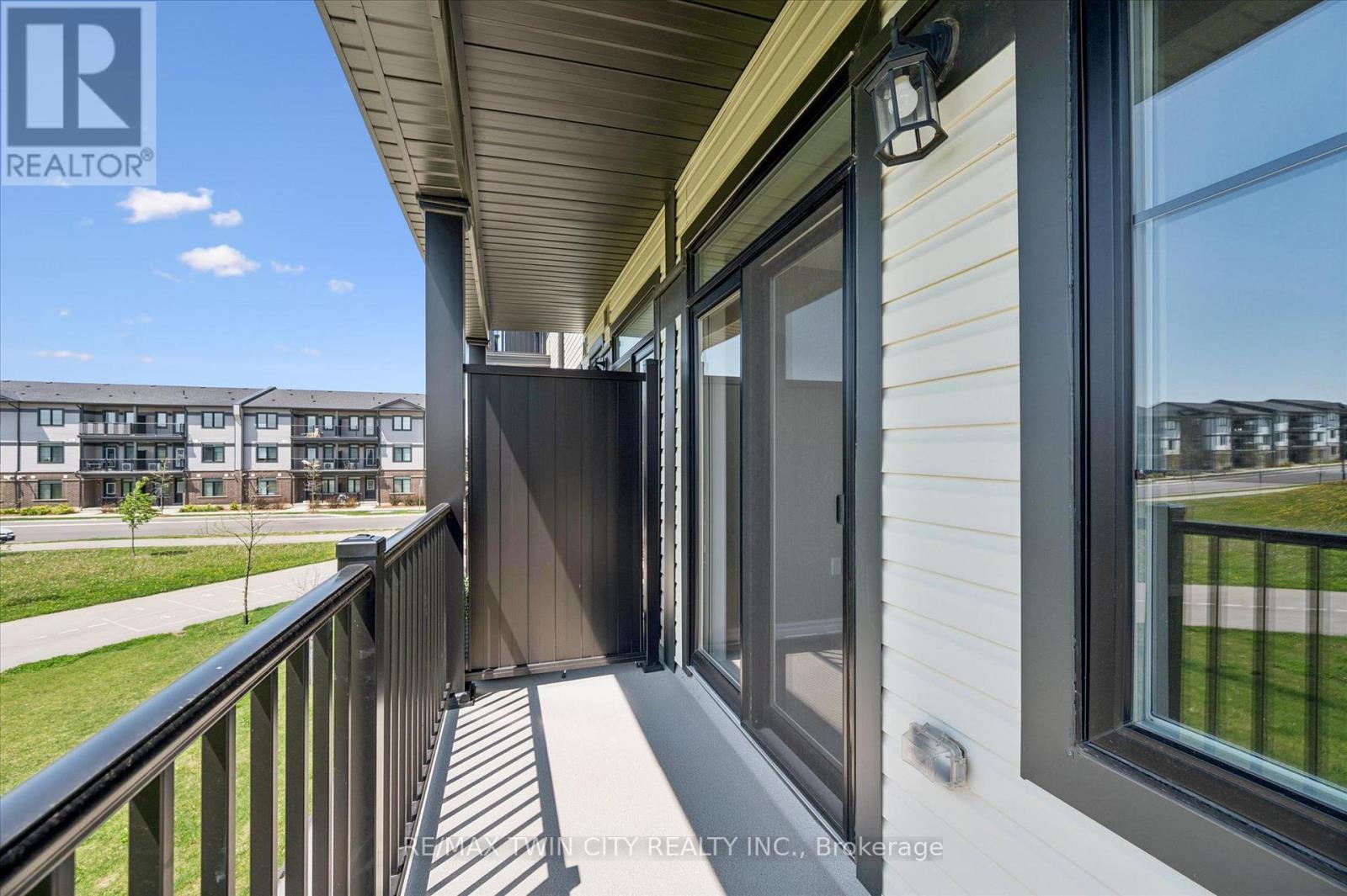 20 LOMOND LANE - 12